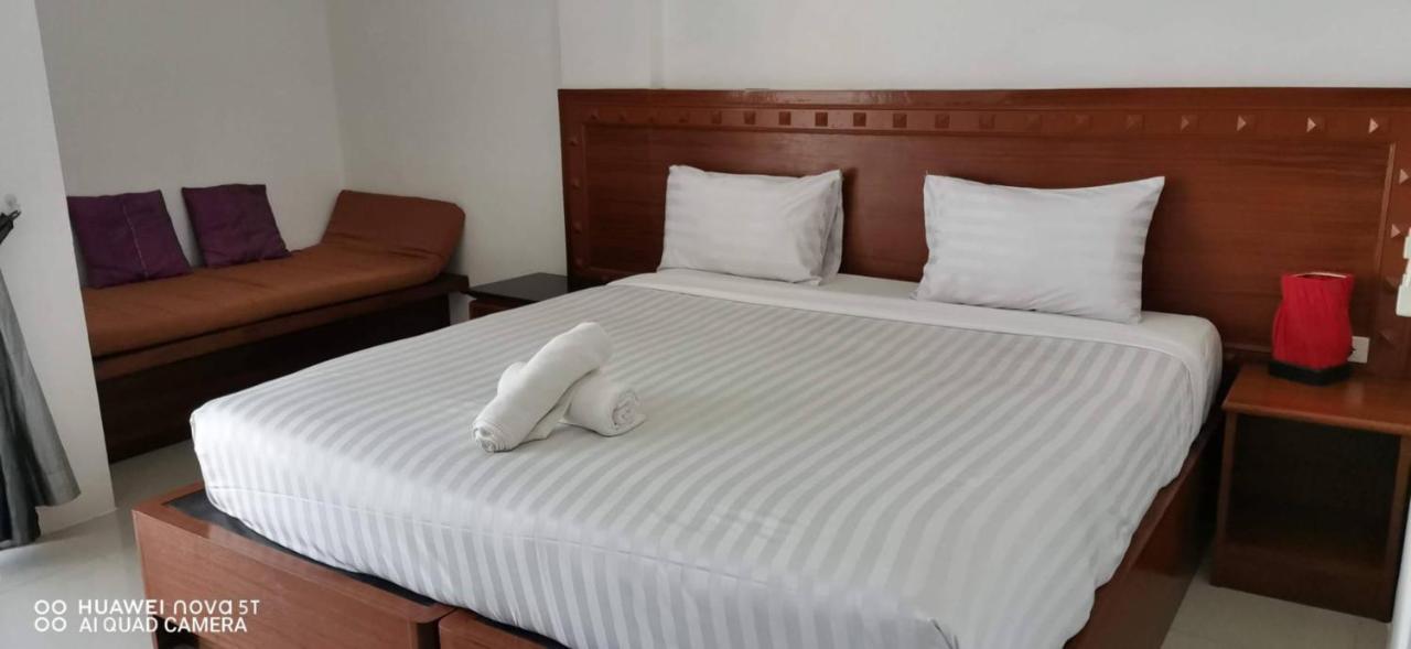 Sure Guesthouse Strand Kamala Exterior foto