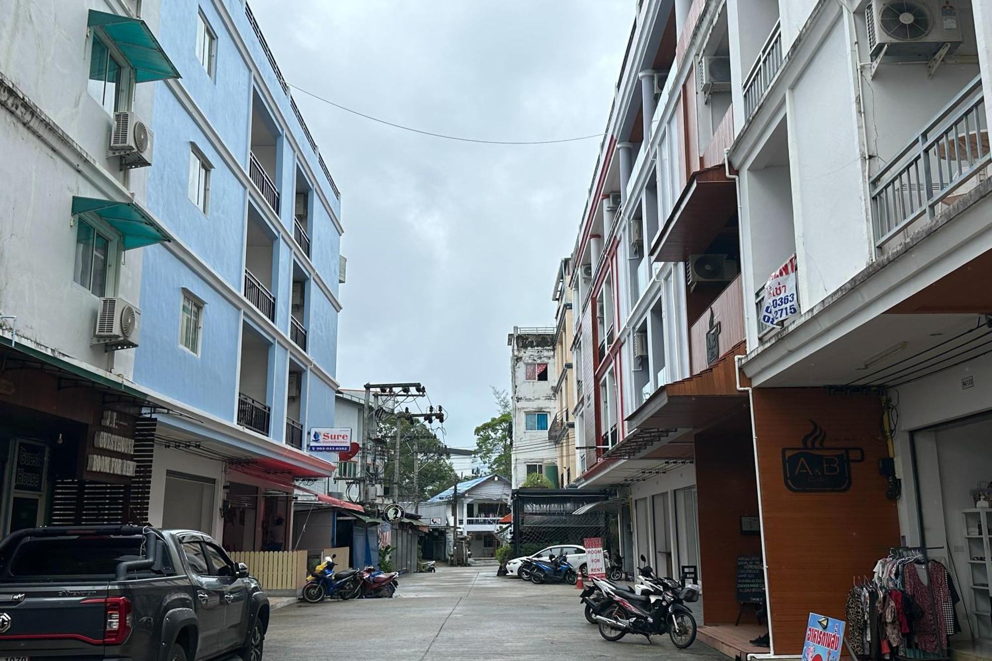 Sure Guesthouse Strand Kamala Exterior foto